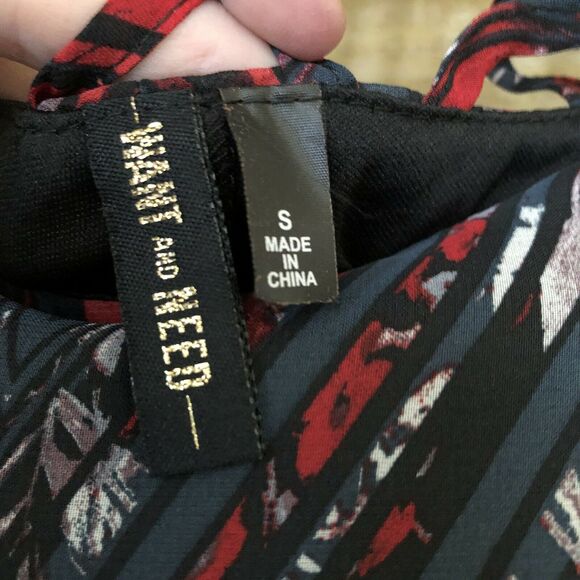 Want And Need Red & Black Lattice Back Shift Dress - Size Small - Chevron Print - Picture 2 of 6